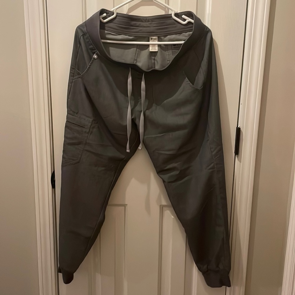 FIGS scrub jogger pants